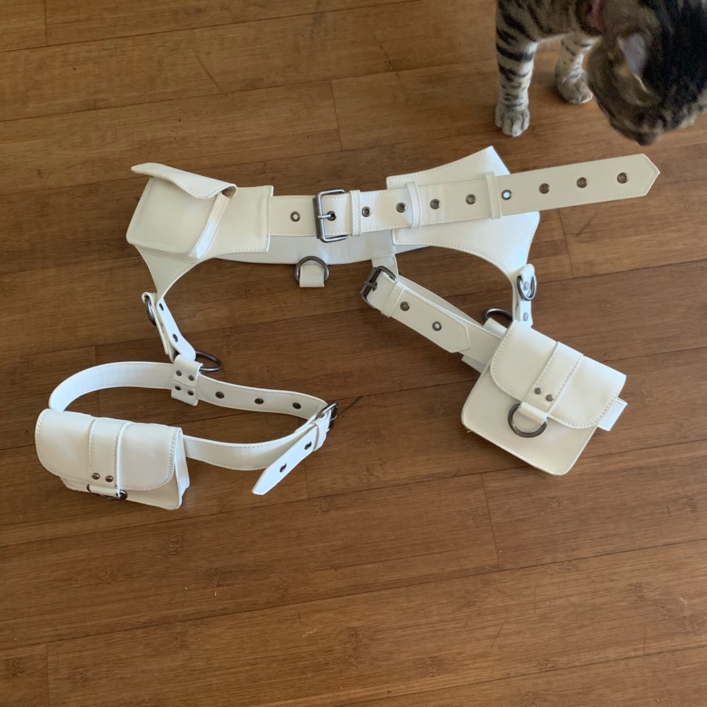 White full body belt with white bags attached